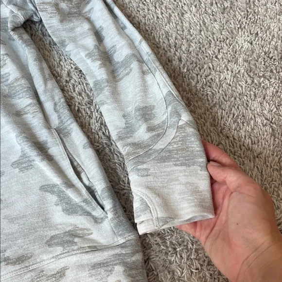 Athleta Girl Light Weight Camo Hoodie - Picture 5 of 8